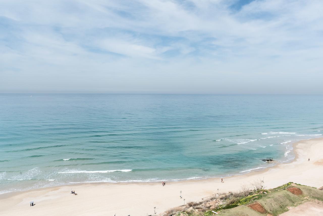Beach Apartment- Breathtaking Views With Bomb Shelter Herzelia Exteriér fotografie